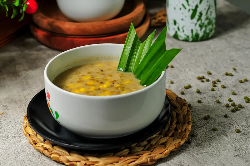 Cách nấu chè đậu xanh nước cốt dừa thơm bùi, đậu mềm không sượng